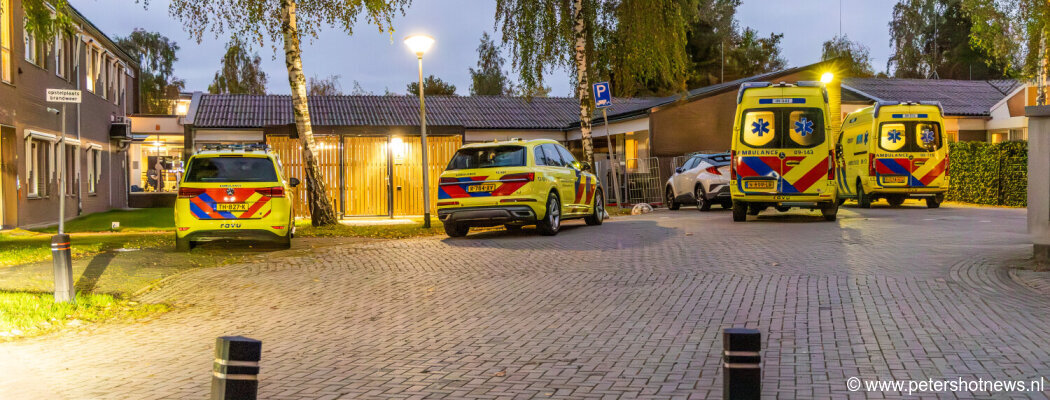 Vijf ambulances met loeiende sirenes naar Vinkeveen